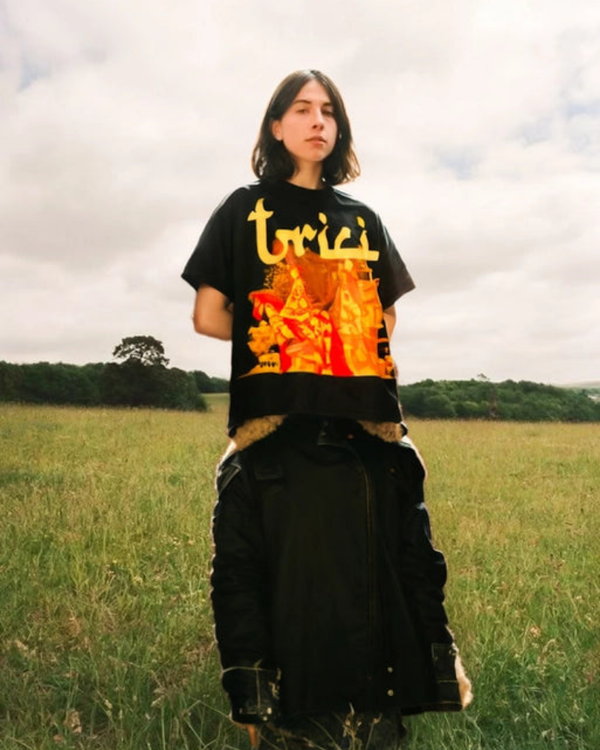 SOLIRA T-SHIRT IN BLACK [UNISEX]