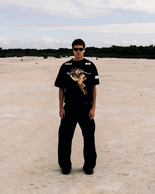 FLYFANG T-SHIRT [UNISEX]