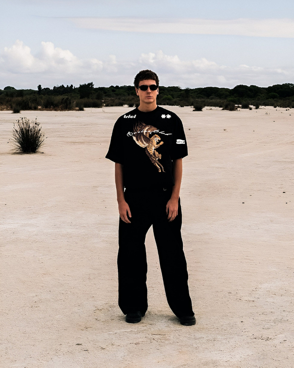 FLYFANG T-SHIRT [UNISEX]