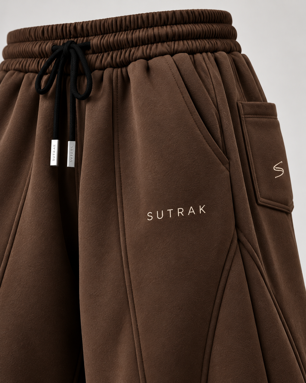 SUTRAK — WIDE FORM SWEATPANTS