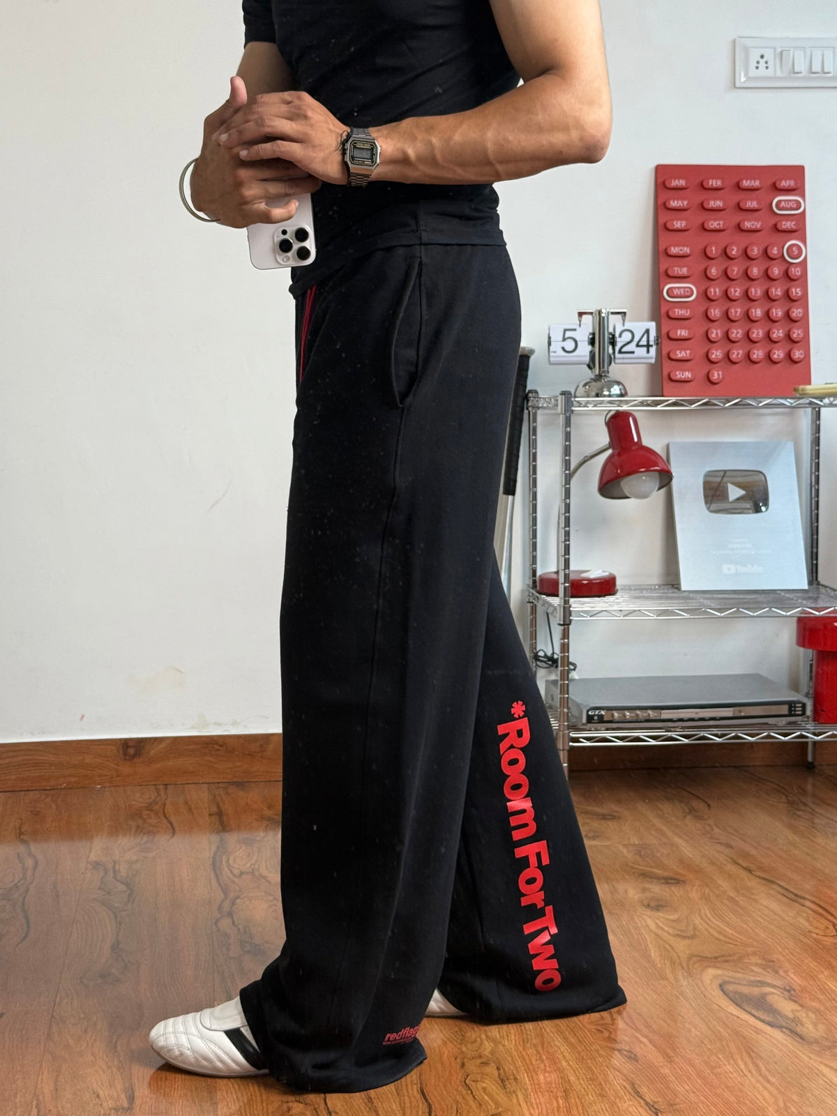EXTRA* ROOM SWEATS(BLACK)