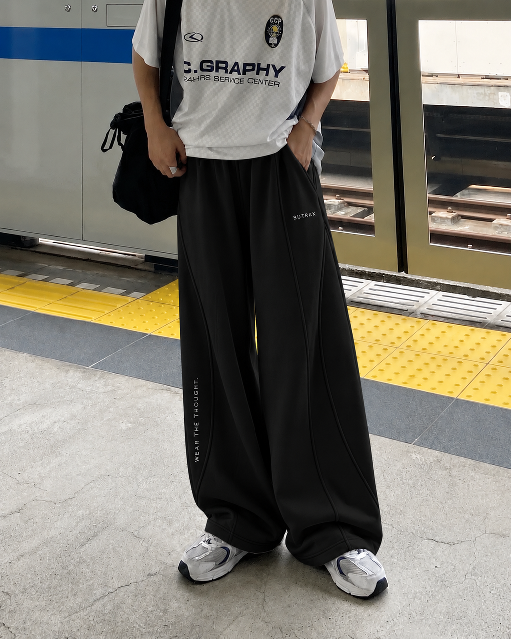 SUTRAK — WIDE FORM SWEATPANTS
