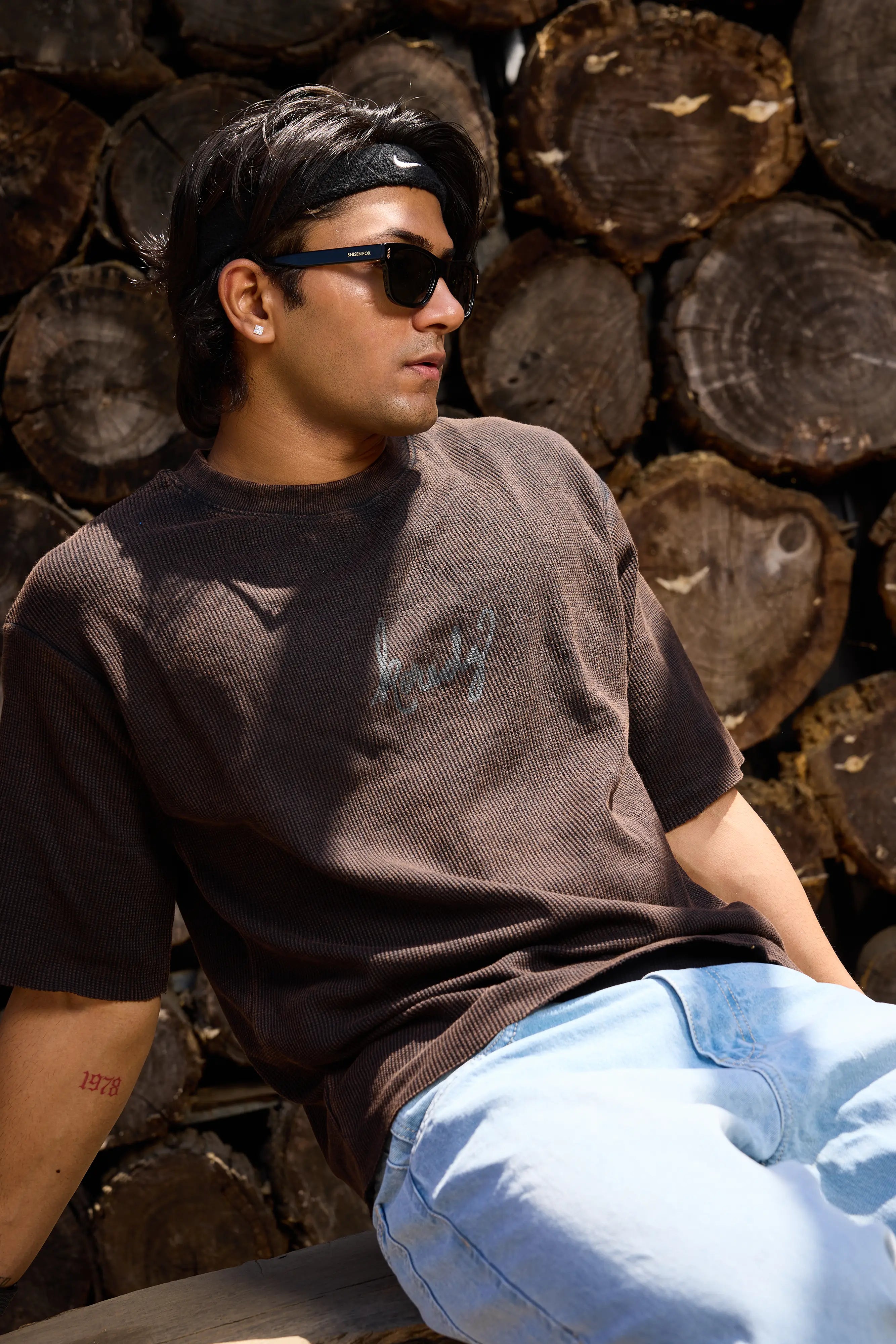 KOREDG BLACK WASHED TEE (RAW HEM)