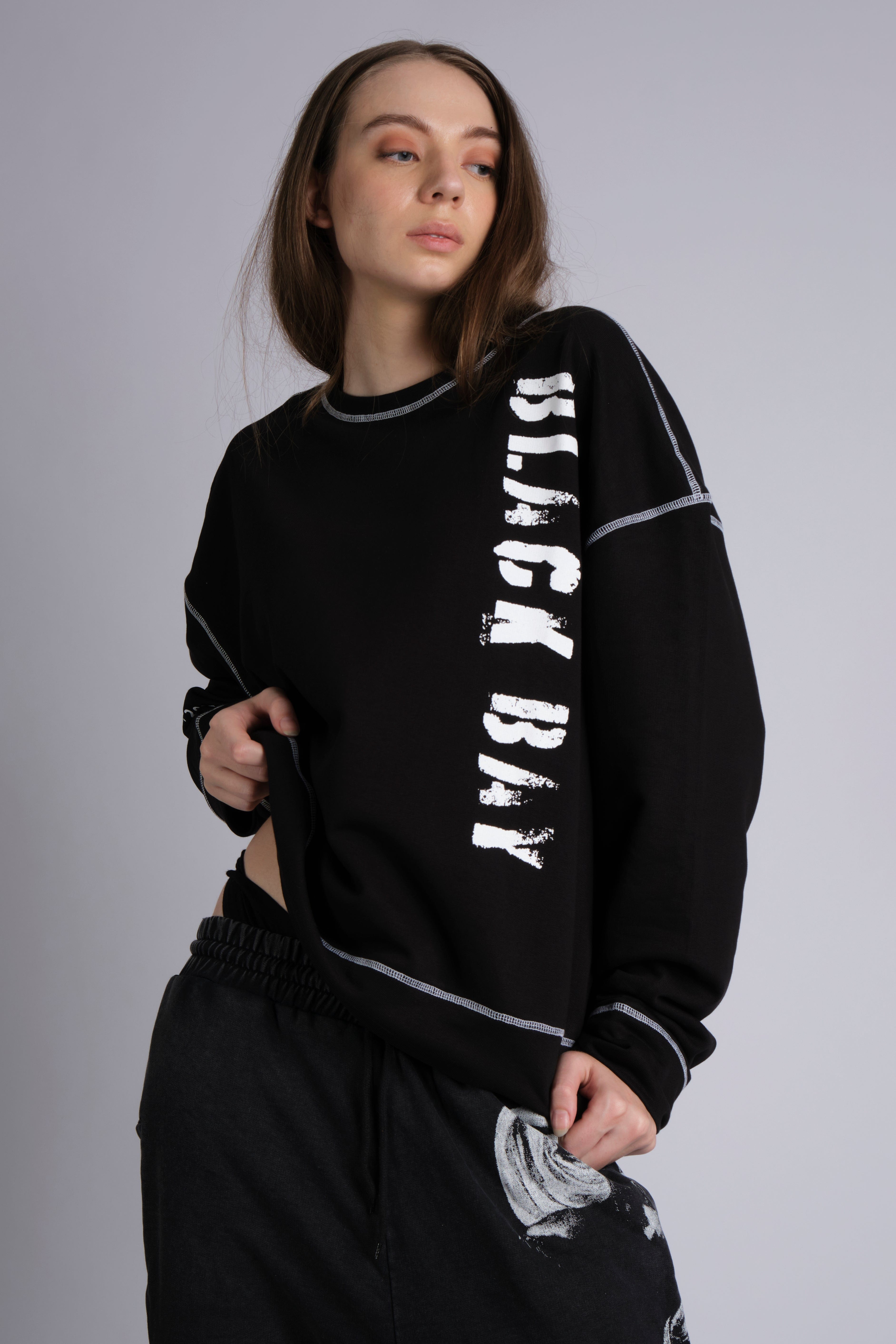 CONTRAST FLATLOCK SWEATSHIRT IN BLACK