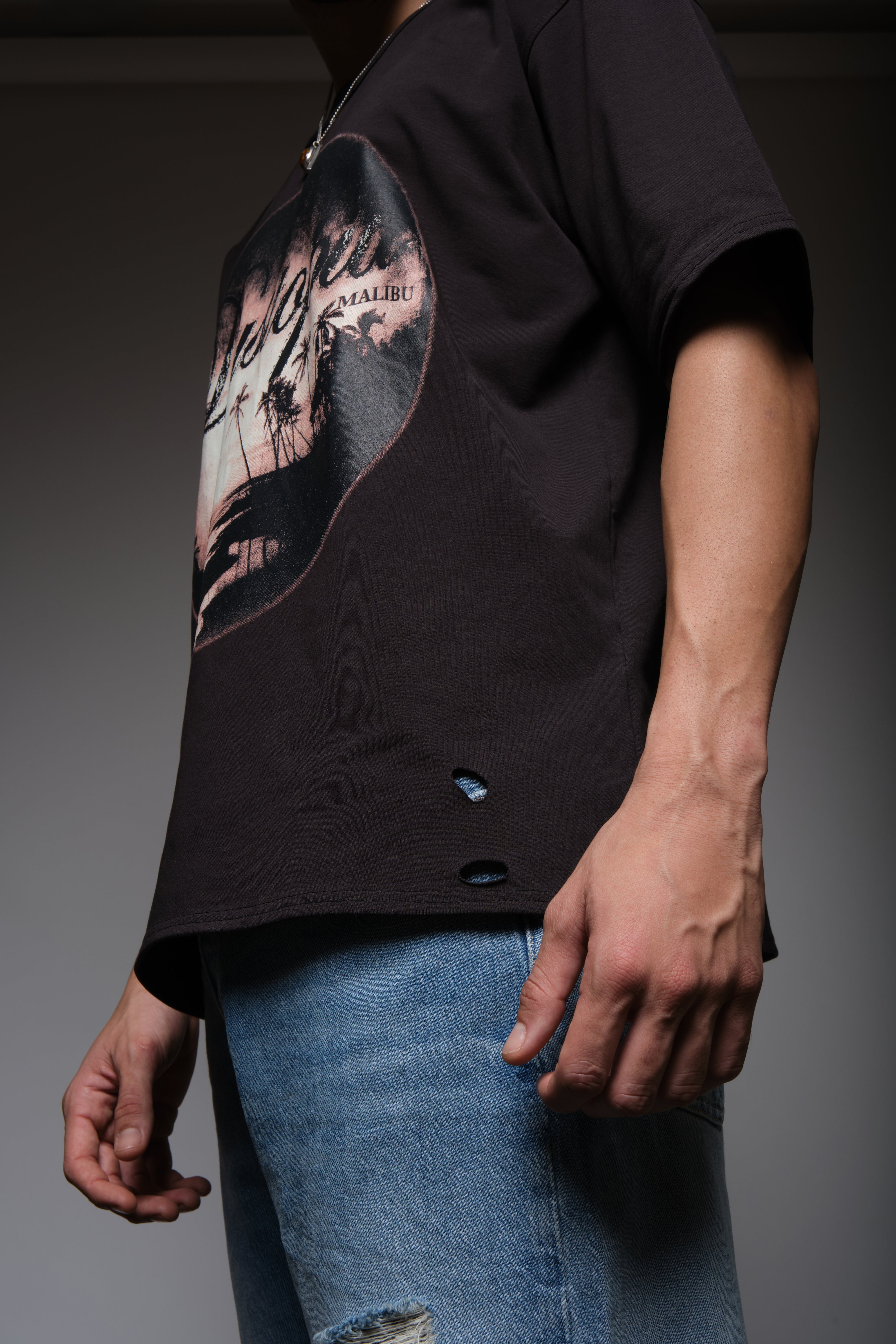 DYSTOPIA DISTRESSED TEE BLACK