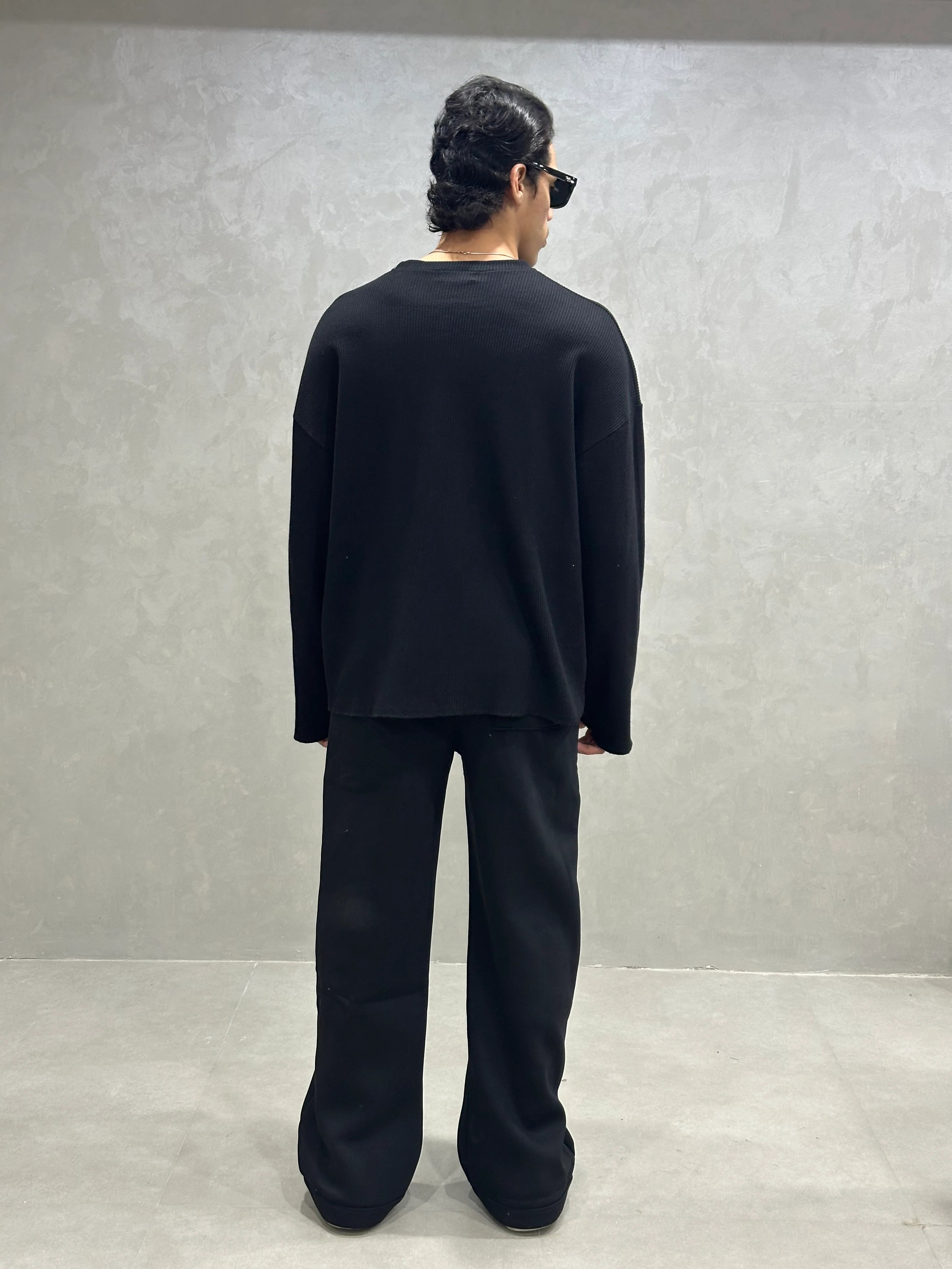 BLACK WAFFLE T-SHIRT