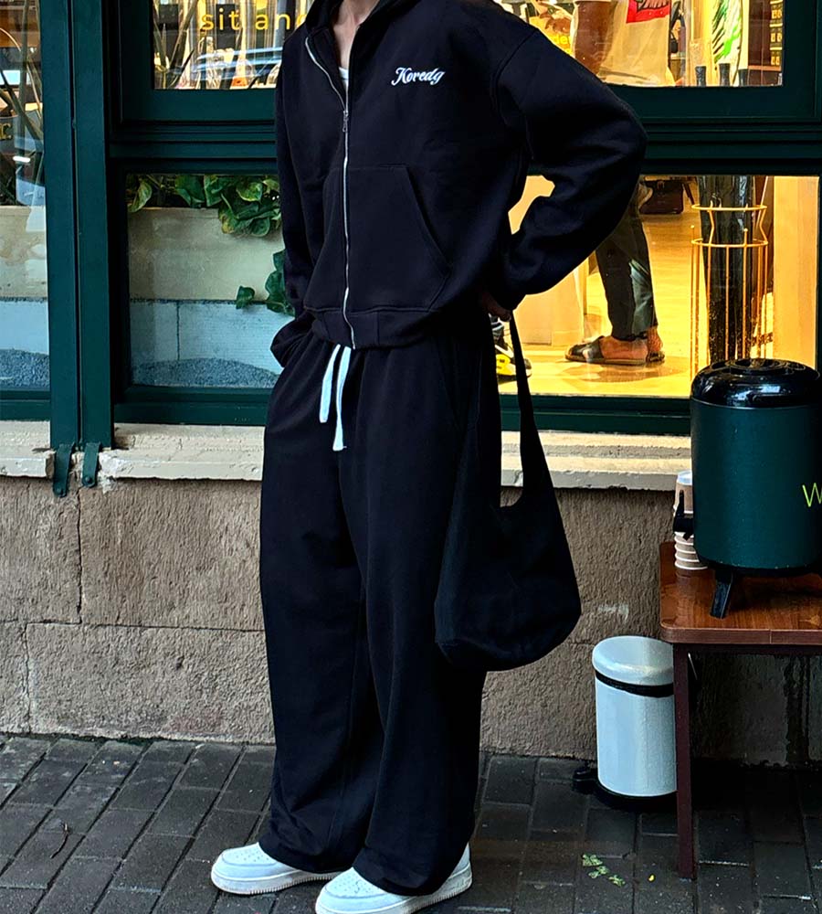 KOREDG BLACK TRACKPANT