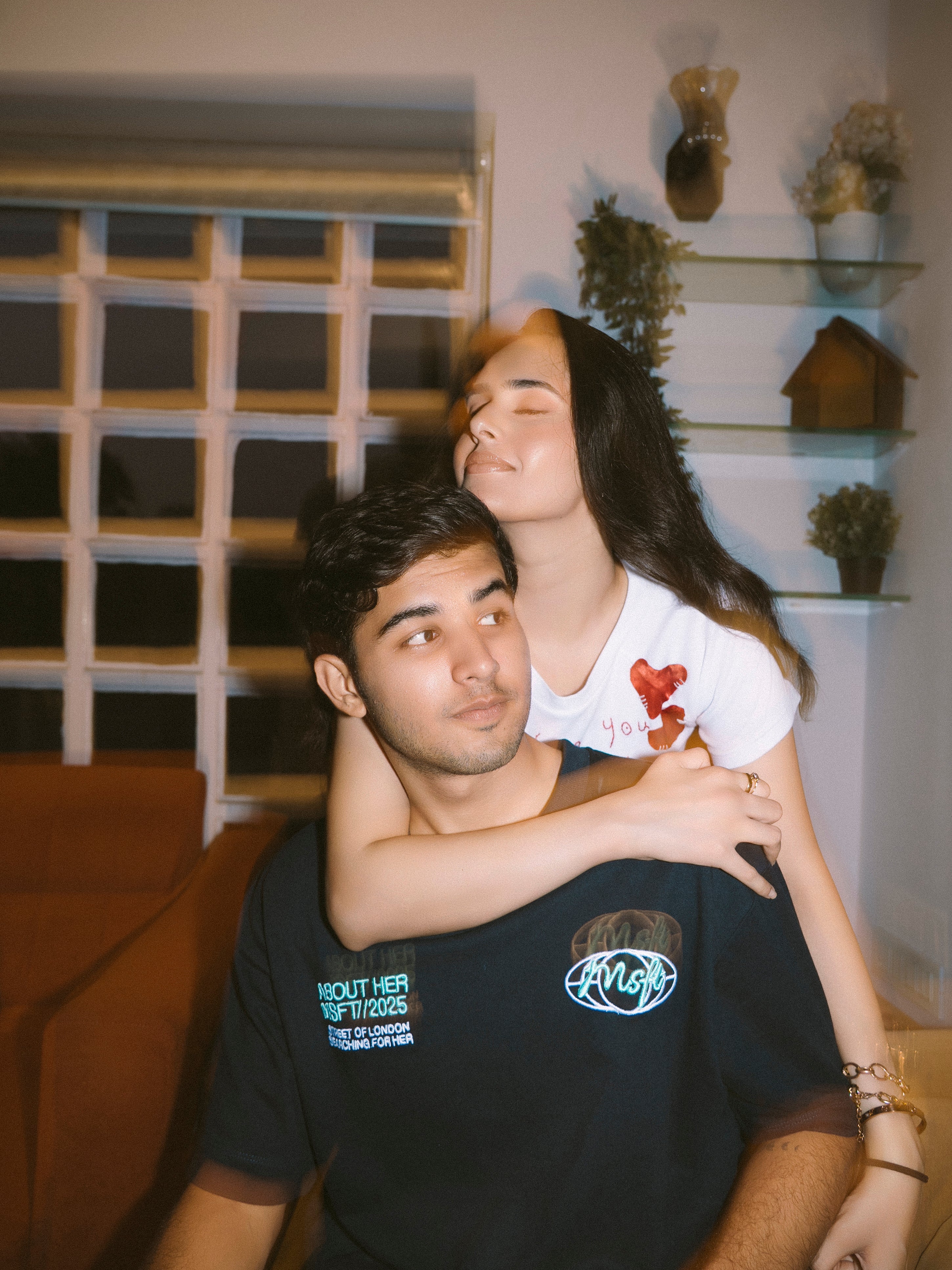 LOVE ME AGAIN TOP