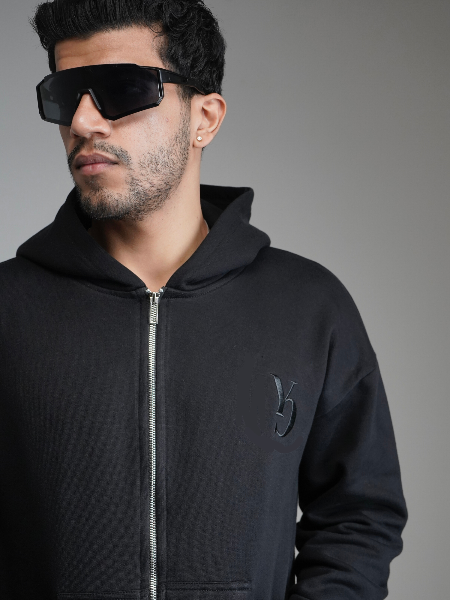 ZIPPER HOODIE - BLACK
