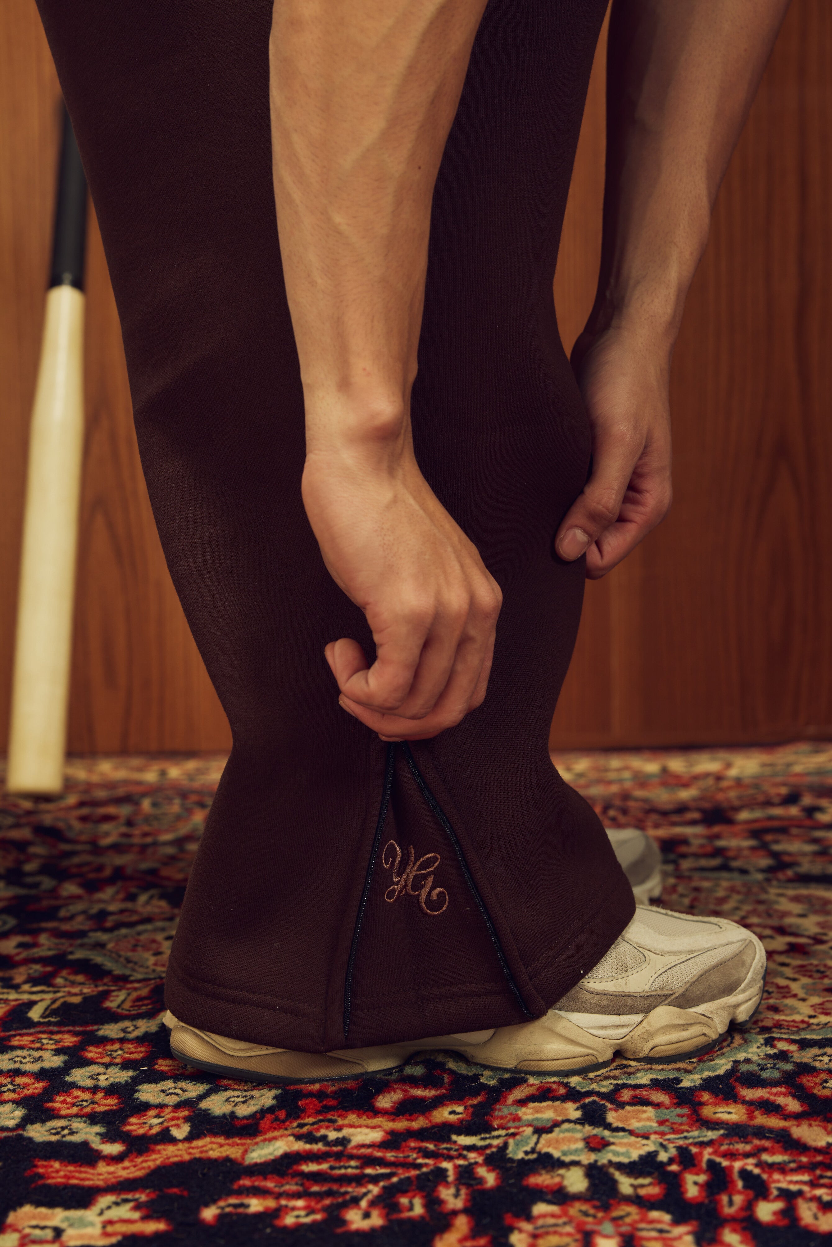 FLARED SWEATPANTS - MOCHA