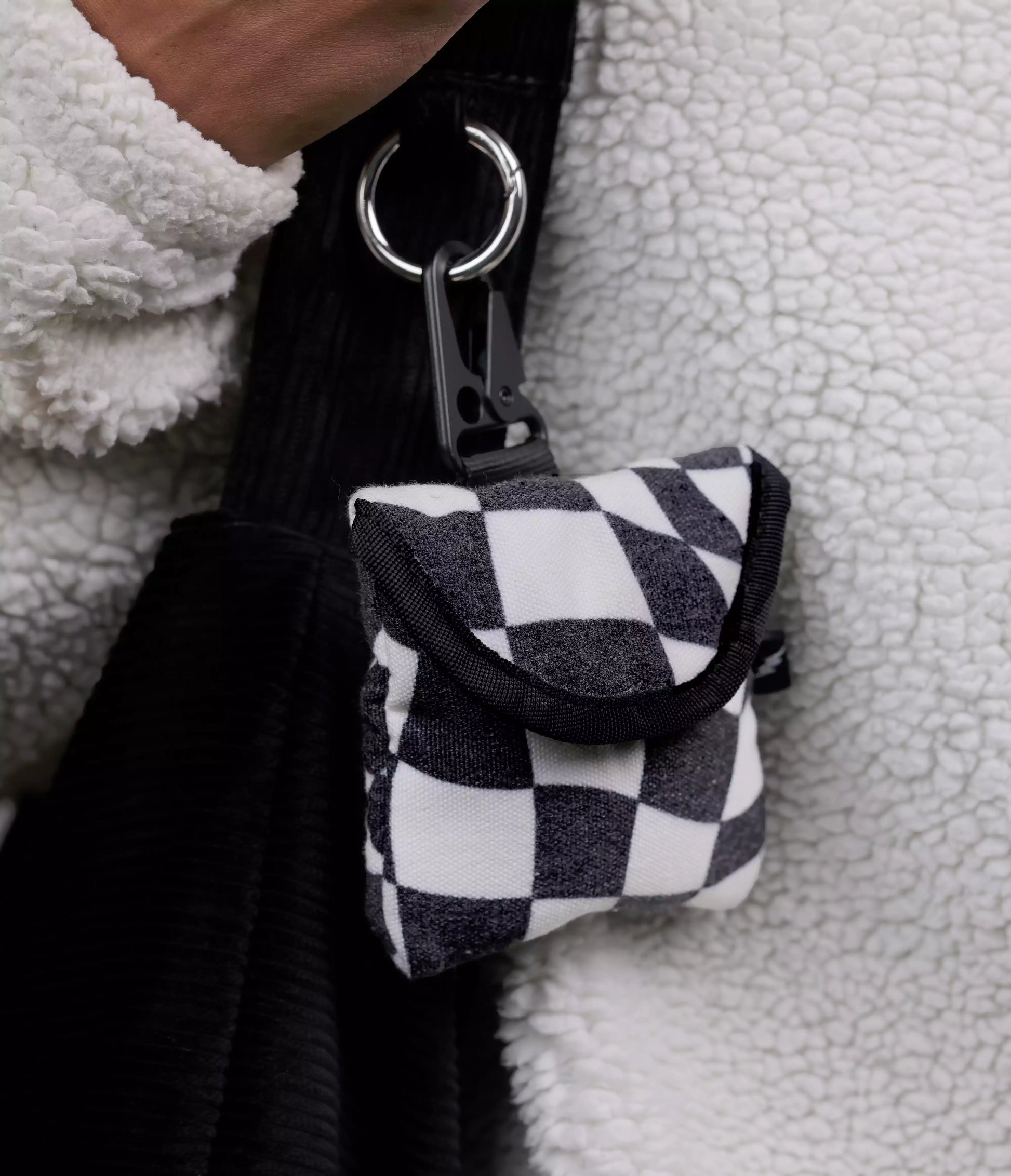 Clip-On Earpod Pouch - White